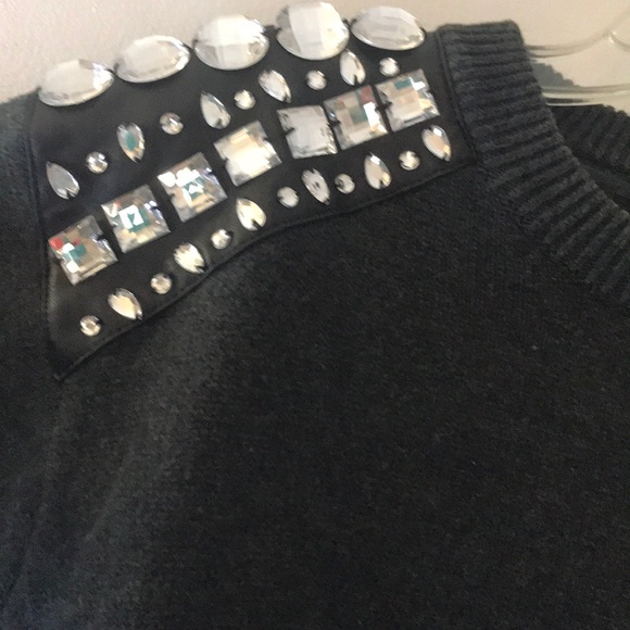 Sweater - Picture 4 of 6